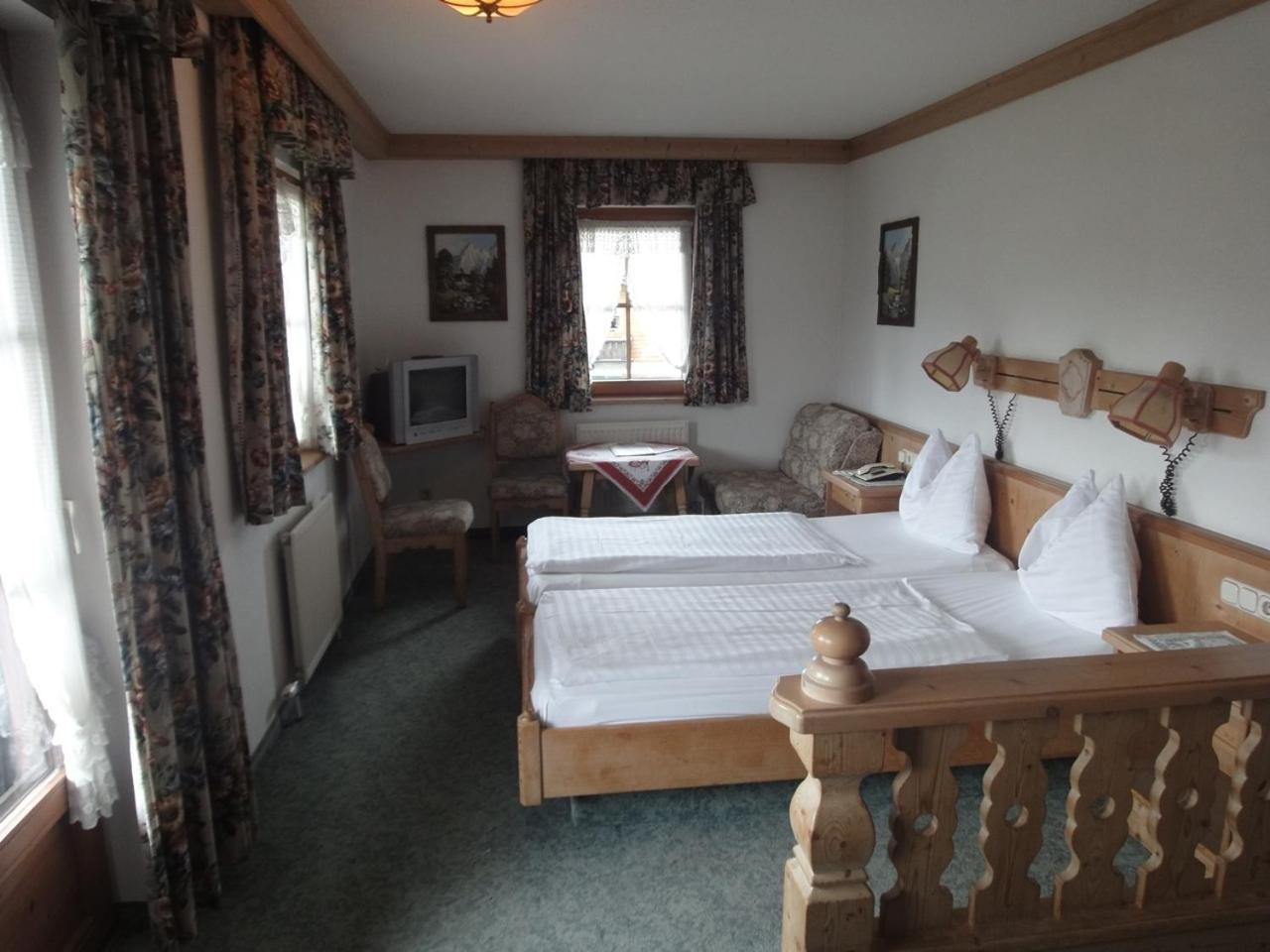 Kaiserhotel Neuwirt Oberndorf in Tirol Bagian luar foto