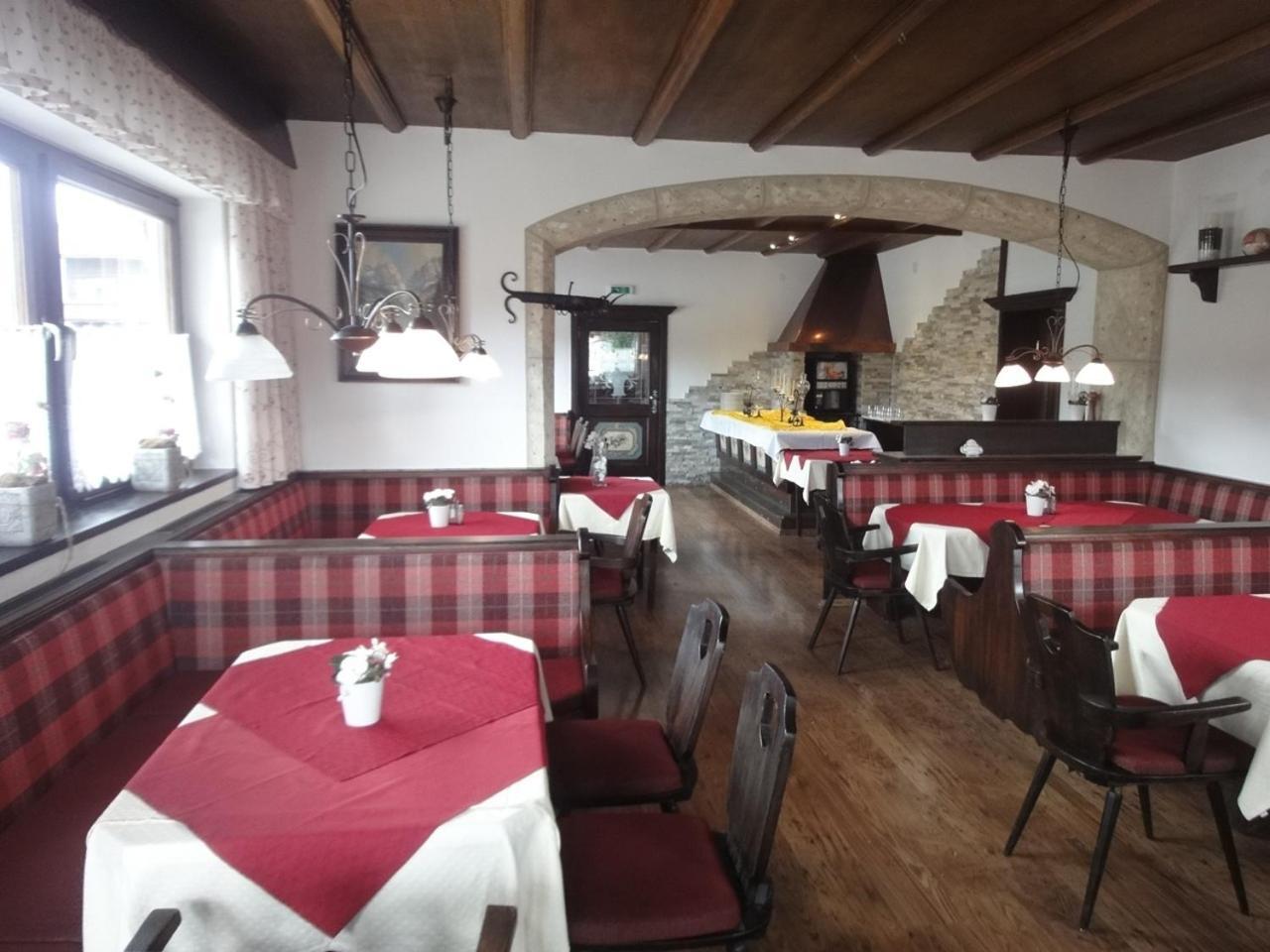 Kaiserhotel Neuwirt Oberndorf in Tirol Bagian luar foto