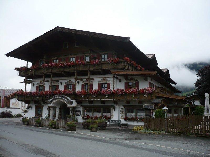 Kaiserhotel Neuwirt Oberndorf in Tirol Bagian luar foto