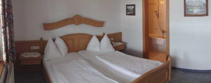 Kaiserhotel Neuwirt Oberndorf in Tirol Bagian luar foto