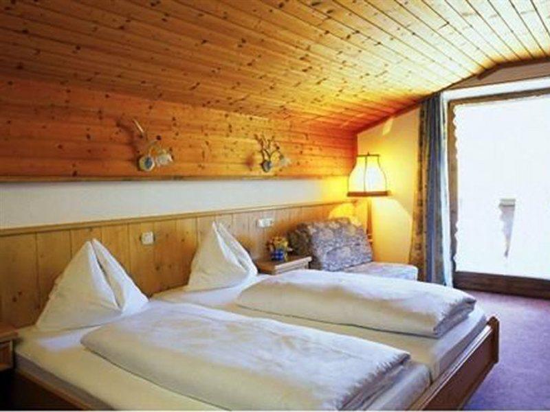 Kaiserhotel Neuwirt Oberndorf in Tirol Bagian luar foto