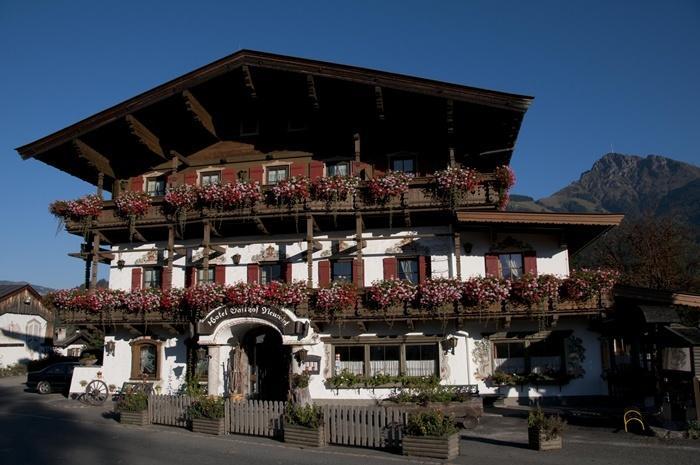Kaiserhotel Neuwirt Oberndorf in Tirol Bagian luar foto