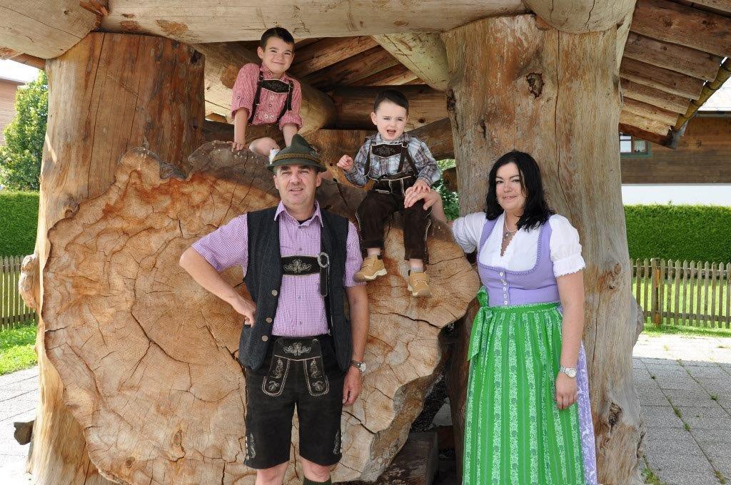 Kaiserhotel Neuwirt Oberndorf in Tirol Bagian luar foto