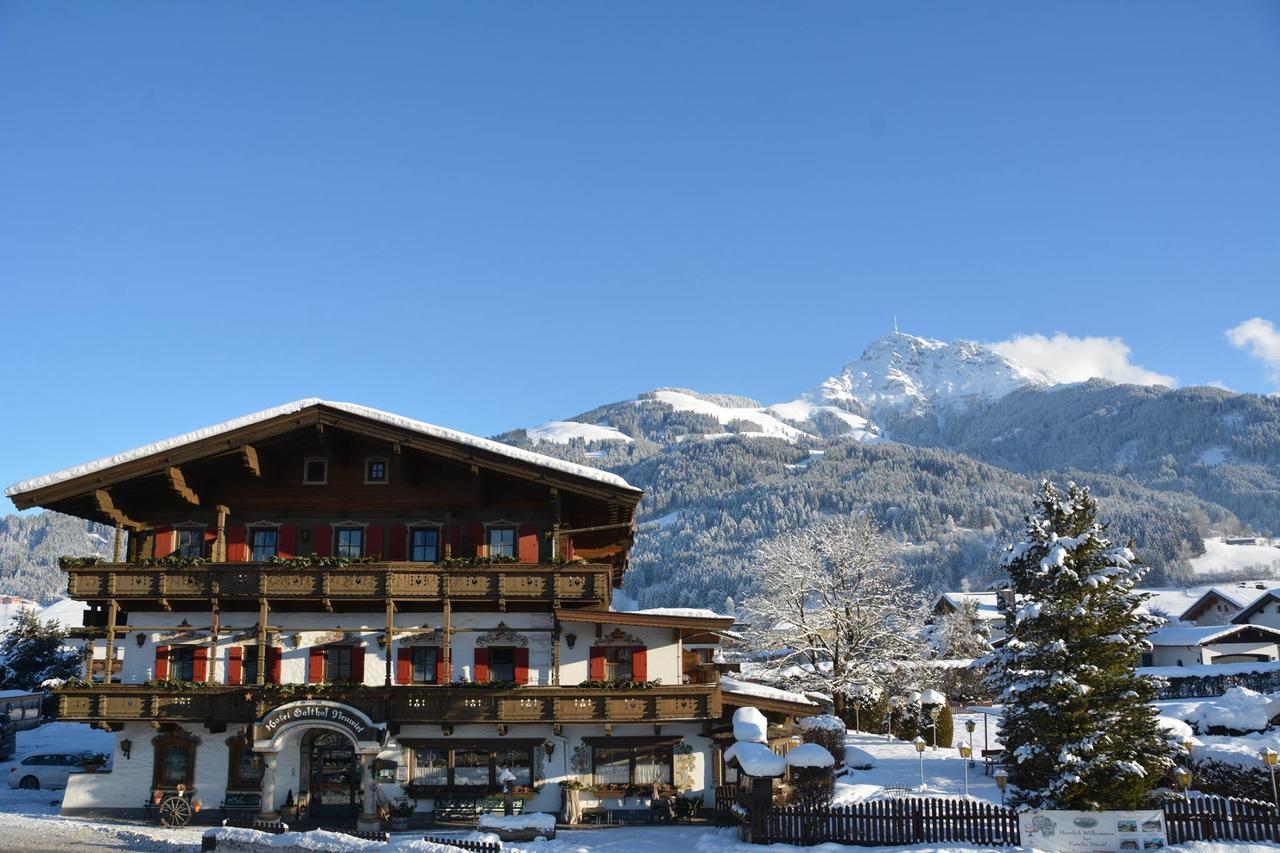 Kaiserhotel Neuwirt Oberndorf in Tirol Bagian luar foto